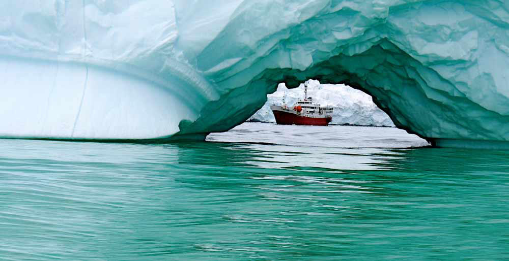 Visit the Arctic Ocean on a luxurious cruise, dive in frozen waters!